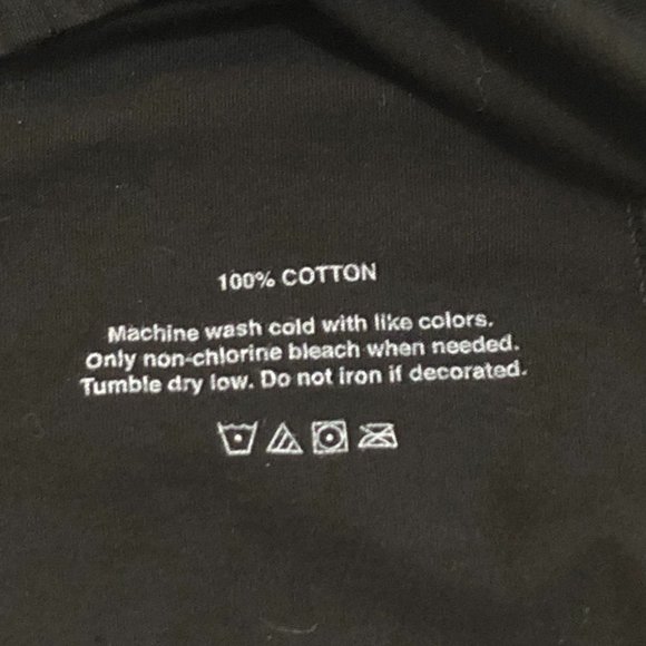 *NWOT* True Religion V-Neck T-Shirt - Size XS - Picture 4 of 4